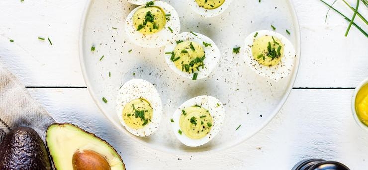 Avokado Deviled Eggs