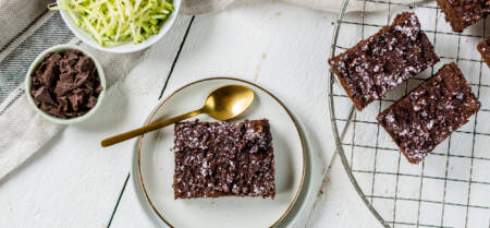 Low-carb chocolate brownies med zucchini