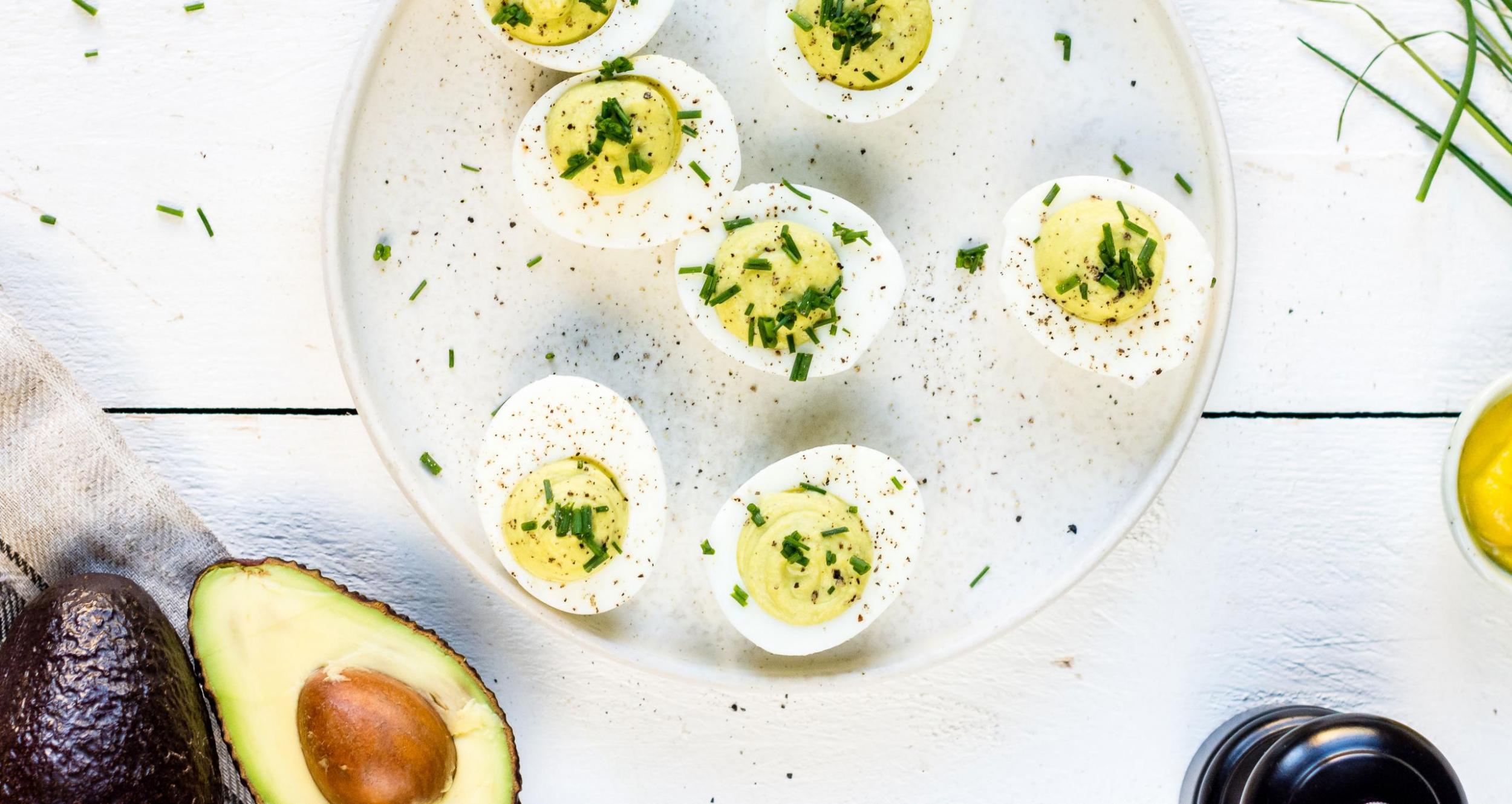 Avokado Deviled Eggs